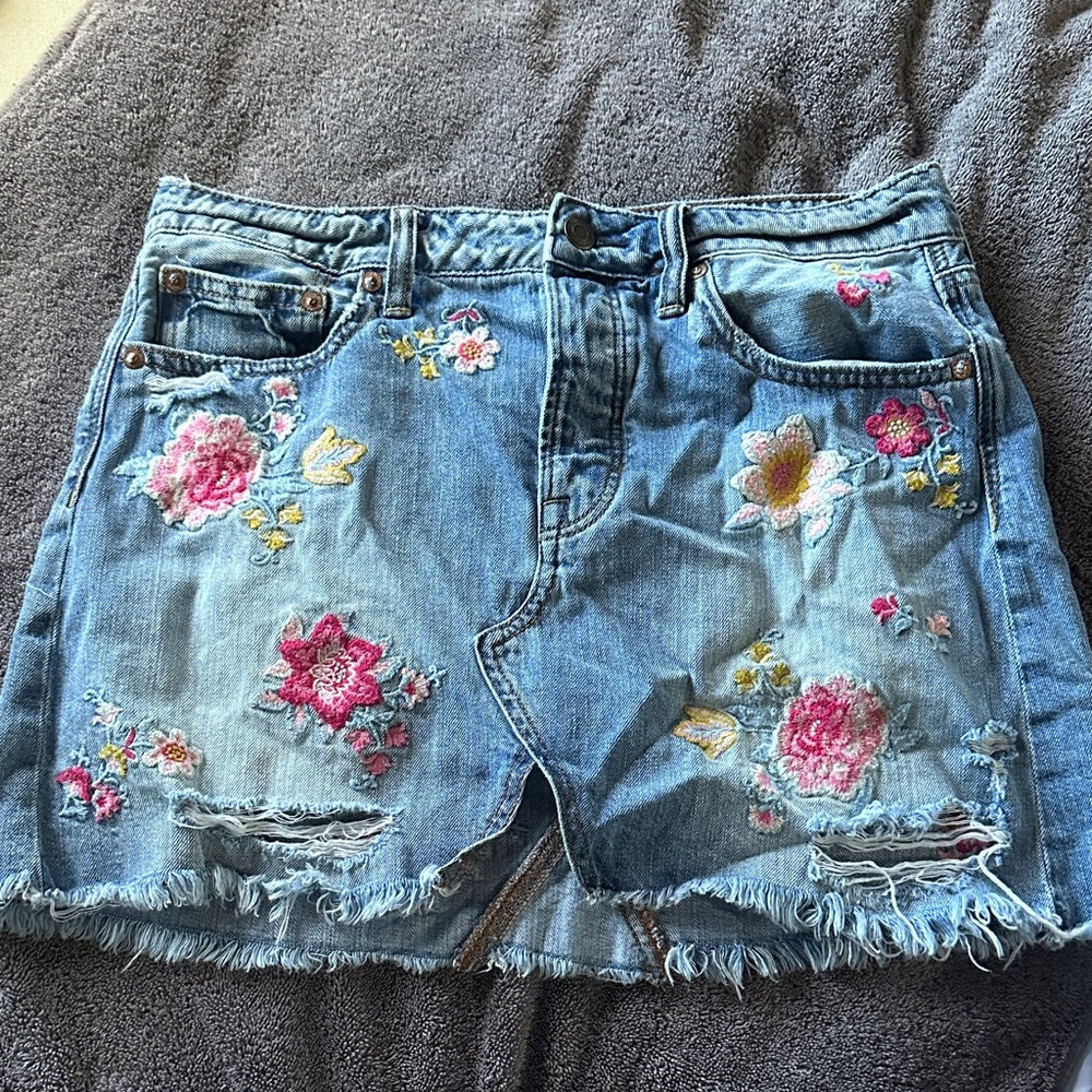American Eagle Outfitters Blue Floral Embroidered Mini Skirt